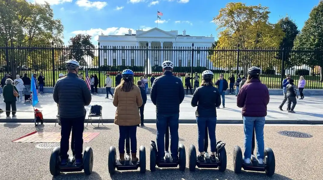 Guided Washington DC Segway tour group sightseeing at the White House
